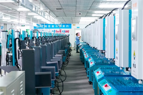 32MPa剪切強(qiáng)度：深圳超聲波焊接機(jī)廠家的新能源汽車內(nèi)飾焊接